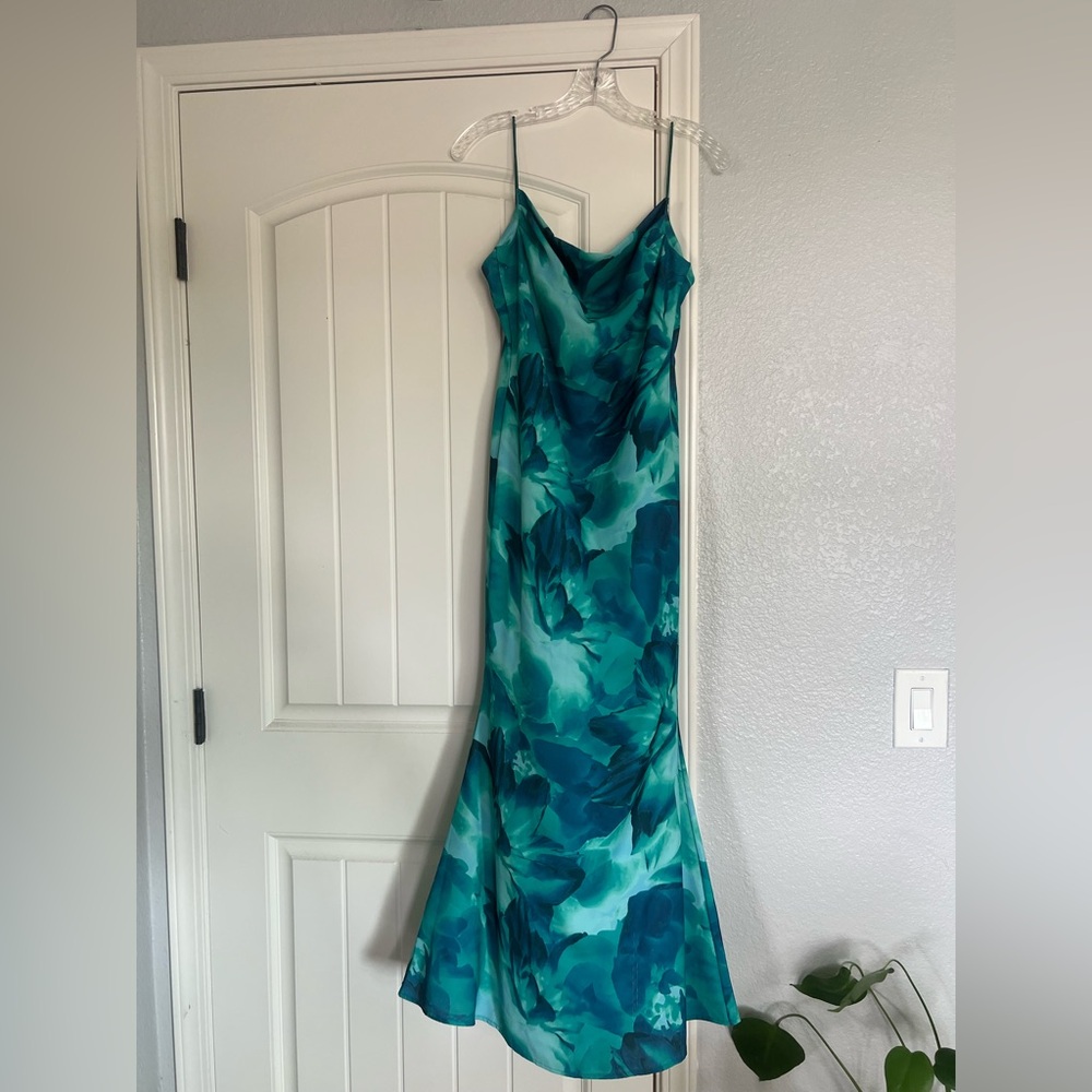 Elegant Teal Maxi Dress